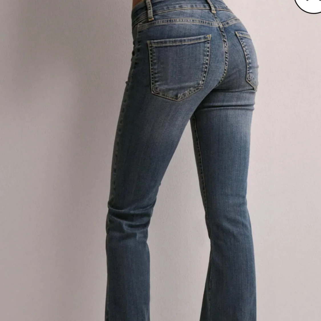 Blå bootcut jeans - 1