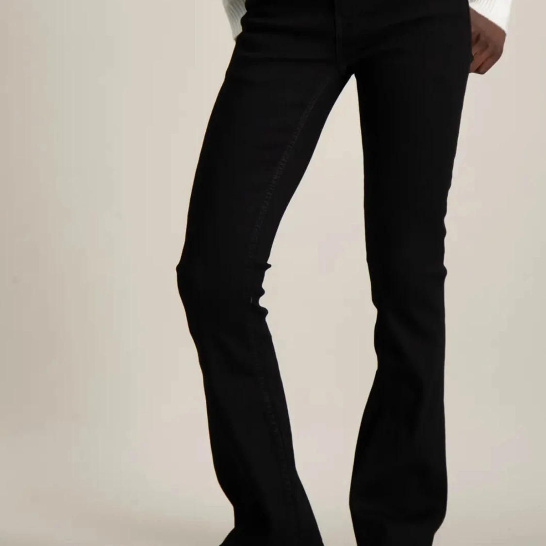Svarta bootcut jeans - 1