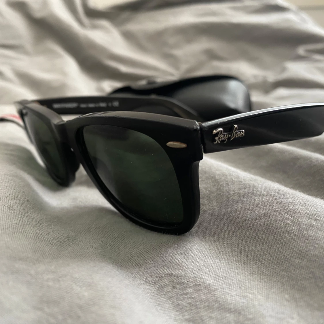 Svarta Wayfarer solglasögon från Ray-Ban - 1