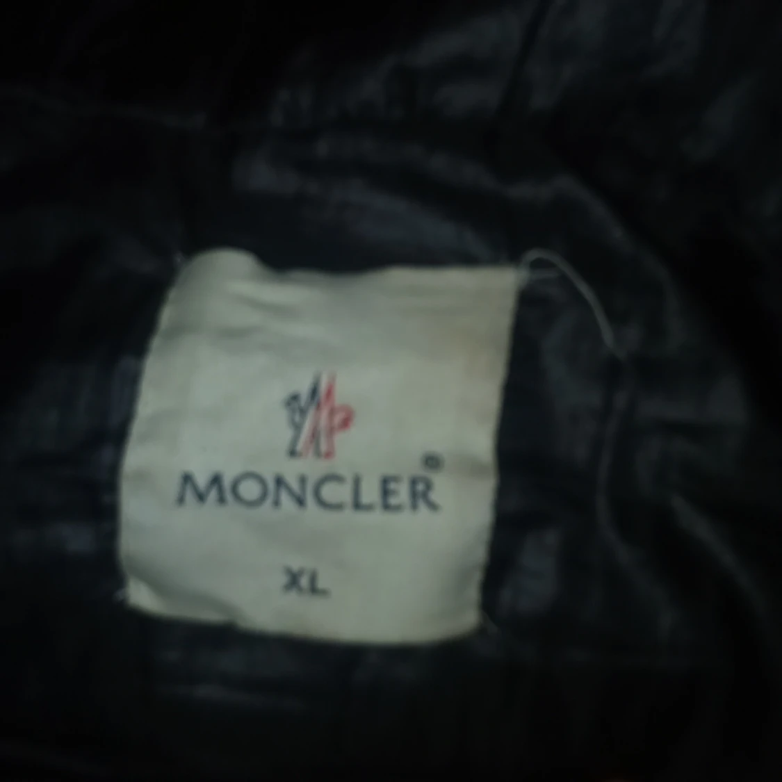 Svart dunväst från Moncler - 3