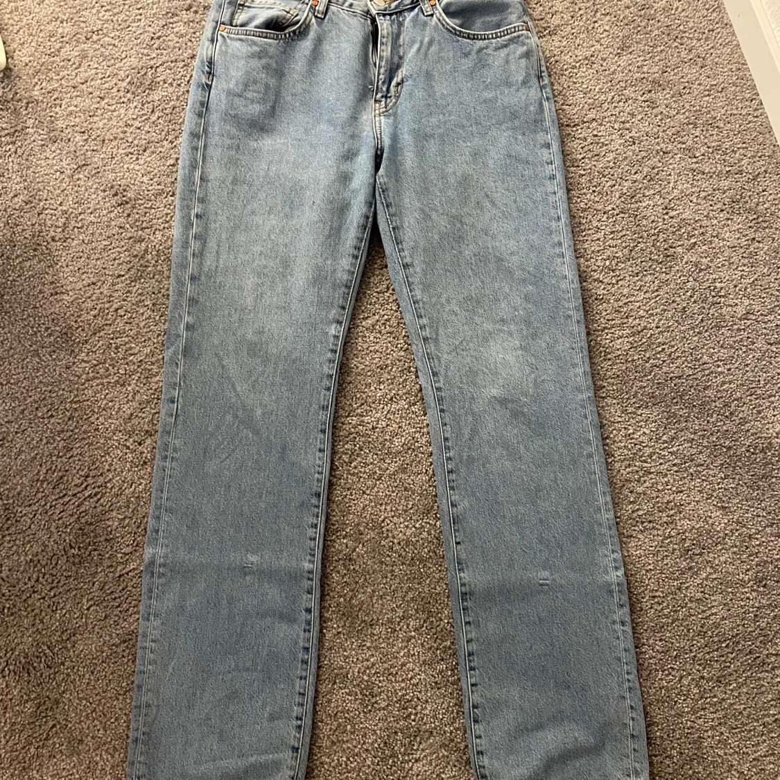 Blå jeans med låg midja - 2