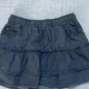 Jeans/volang Kjol - Super fin kjol, skriv privat för fler bilder💗💗💗