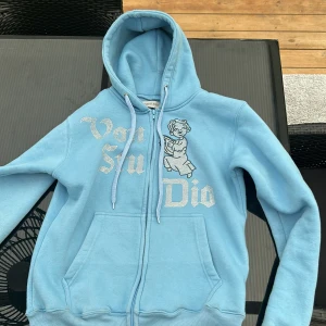 Vonstudio hoodie - Srorlek M knappt använt