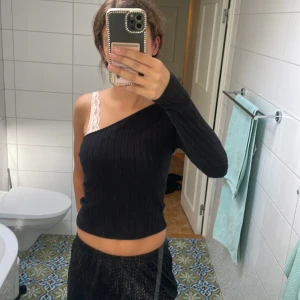 Festopp  - Jättesöt festopp  Ribbad o färgen  Bra skick Passar till vardag o fest