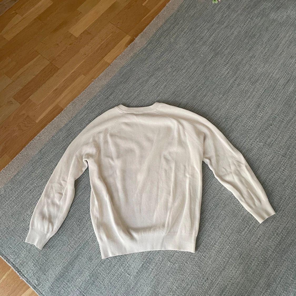 Vit stickad tröja  - 91