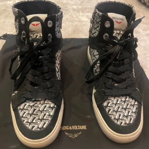 Skor!!  - Suuuper snygga Zadig skor!!! Original pris 3500 och knappt änvända!! 🎀🎀