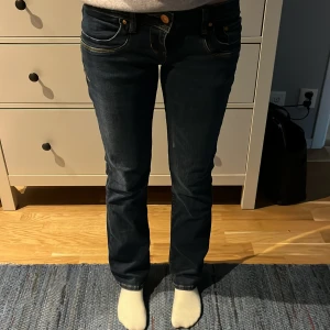 Ltb jeans - Säljer dessa valerie ltb jeans, köpta i vintras och användt fåtal gånger. Säljer dessa för de är för små. Inga defekter. Skriv gärna vid fler bilder eller frågor🩷