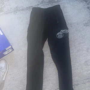 Mercier Cago pants  - Säljer Mercier byxor exakt som nya köpta för 1000 kr säljer för 599 snabbaffär kan ta ner pris lite 
