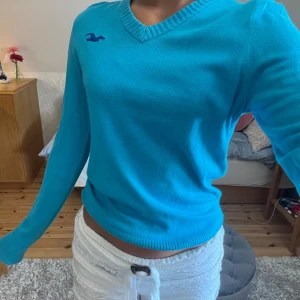 Superhärlig hollister tröja - Så härlig turkos/blå hollister tröja! Piffar verkligen upp en outfit! Pris kan diskuteras!