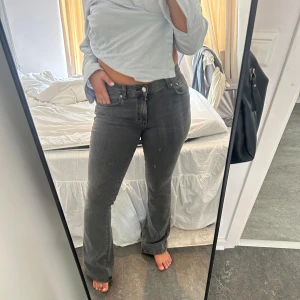 Jeans - Low jeans från Gina! Strl M🥰