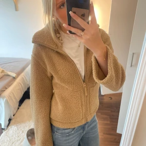Hm fleece - Trendig fleece från hm storlek Xs men passar s Också💗