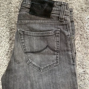 Jacob cohën jeans - Storlek 31, ny pris 5000kr säljer för 1499kr skick 10/10 pris kan diskuteras vid snabb affär, Bara att höra av dig vid intresse så svarar jag så fort som möjligt🤝