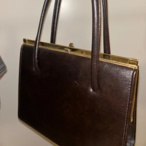 Väska - Jätte fin vintage väska från ”Alligator” bra skick, använder inte mer😊