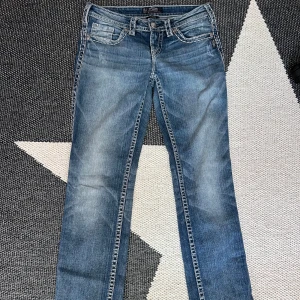 Vintage jeans  - Vintage jeans, skit skönt material och riktigt snygg slitning.  W29 Priset kan diskuteras  