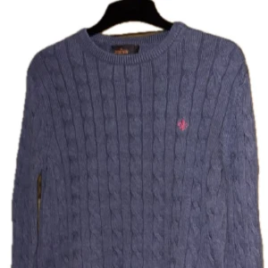 Morris tröja - Prefekt tröja nu till hösten, varm och passar bra till många outfits. Priset kan diskuteras vid snabb affär! Lite mörkare i verkligheten!