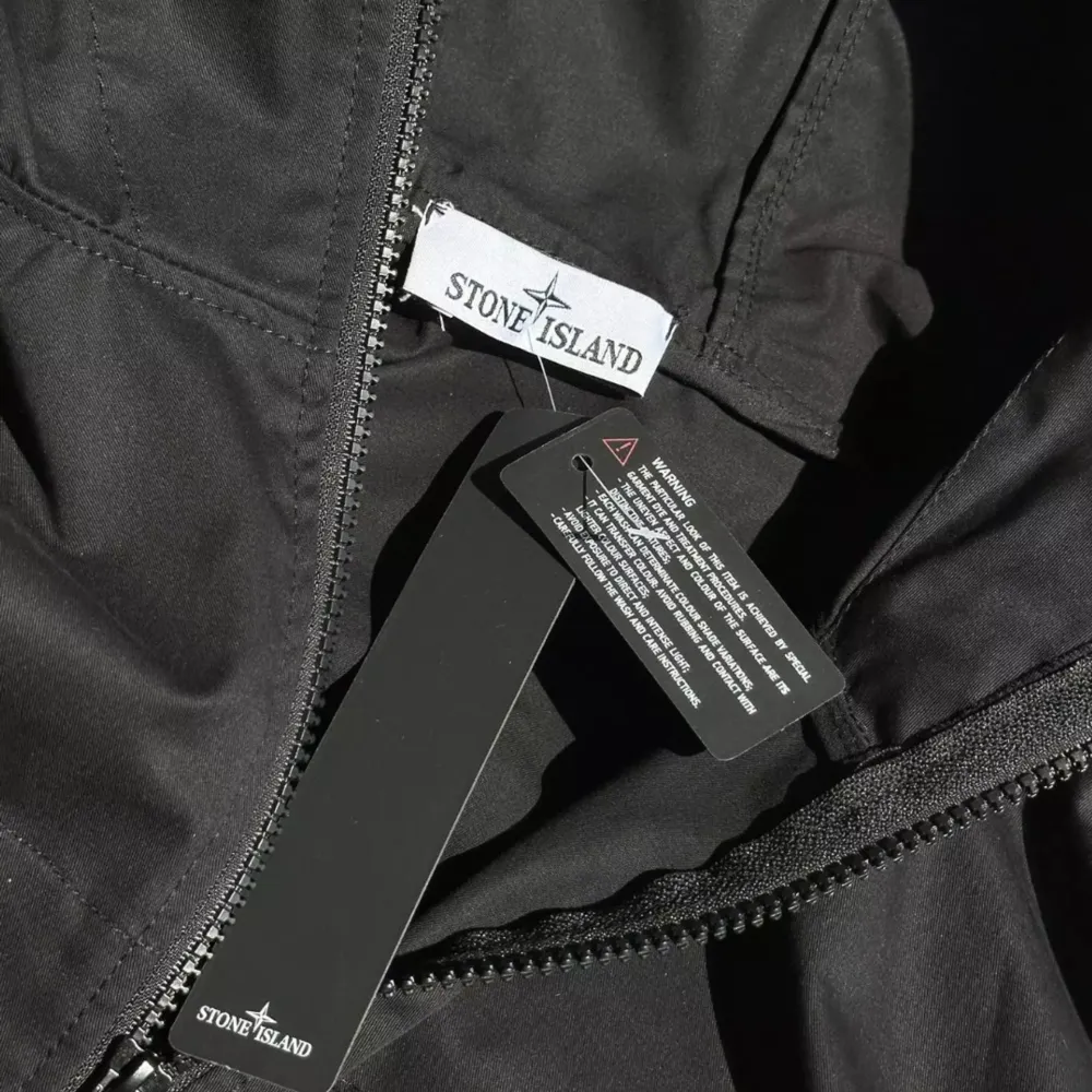 Stone island höst jacka Helt ny!! Mer frågor o bilder så är det ba att höra av sig:) !!. Neuletakit & Villapaidat.