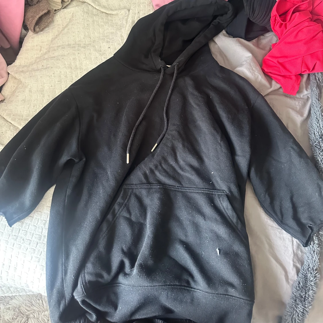 Svart kortärmad hoodie