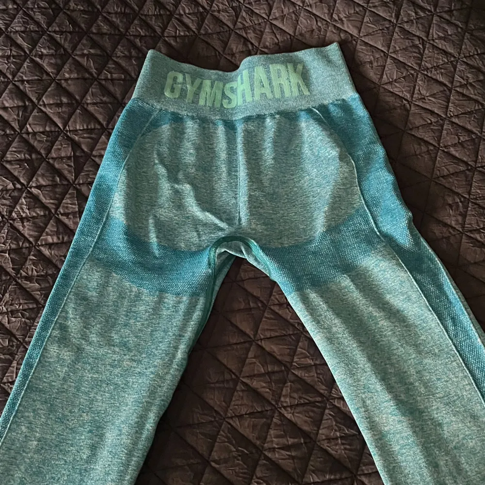 Gymshark ljusblå träningstights. Nyskick. Säljs då de är för små. Stl S. Sportswear.