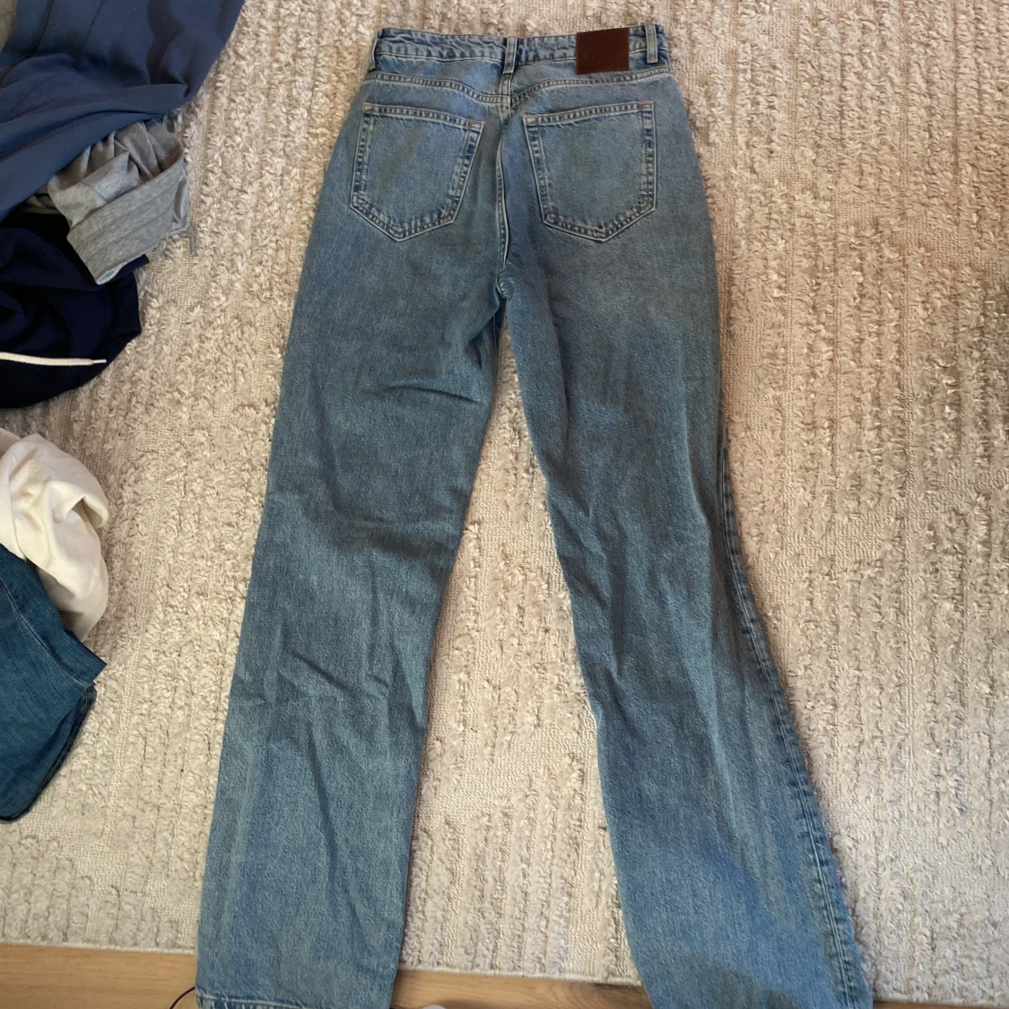 Blåa Bikbok jeans - 90