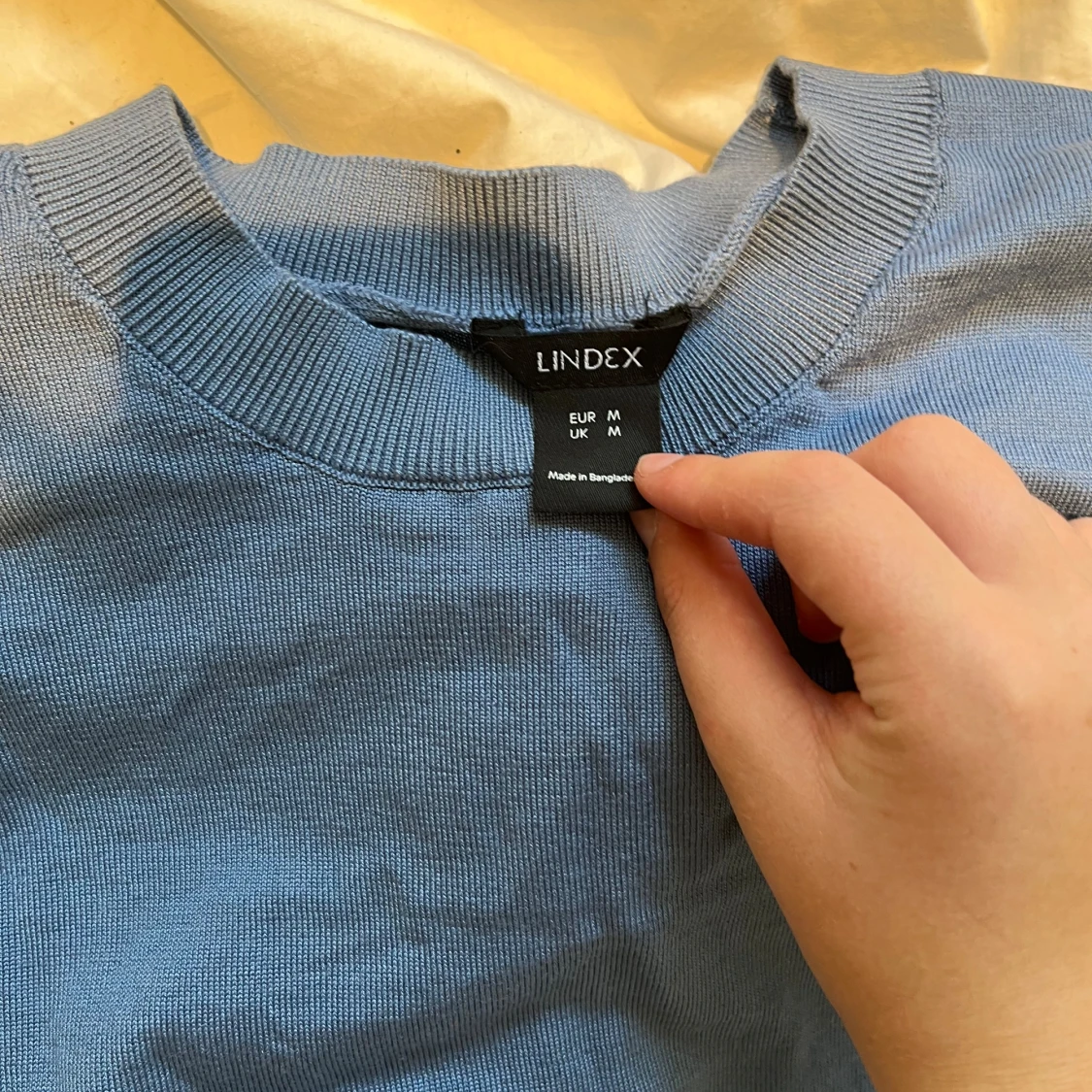 Kortärmad blå tröja från Lindex! - 90