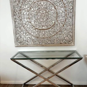 Soffbord & konsolbord - Soffbord (2300kr)+ konsolbord (1600kr)  Silver/klarglas, rostfritt stål/härdat glas  Soffbord:  Bredd: 70 cm Längd: 130 cm Höjd: 50 cm  Konsol Bredd: 120 cm Djup: 40 cm Höjd: 80 cm