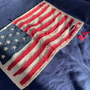 Ralph Lauren flag t-shirt  - super snygg t-shirt från Ralph Lauren med USA flaggan💞den är i barn strl L 14-16 år men passar bra på en xs/s