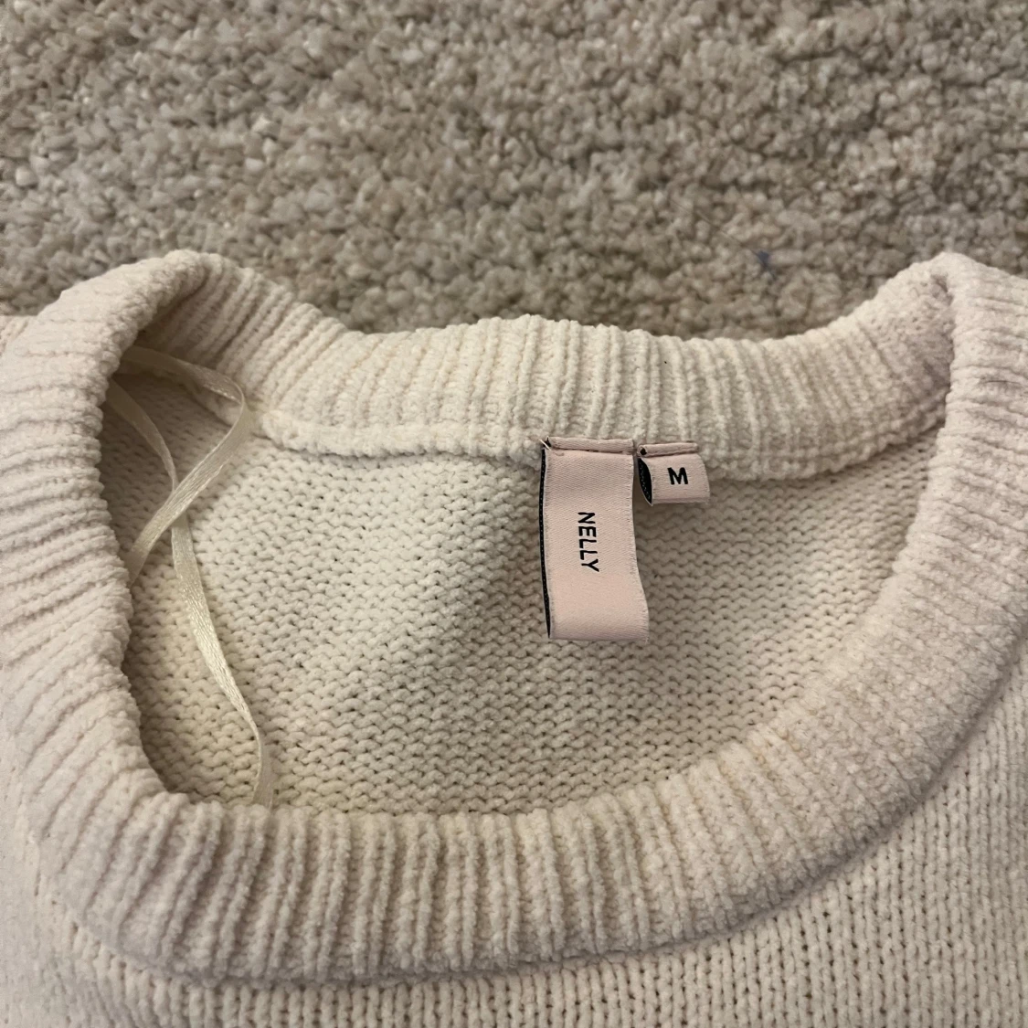 Vit stickad tröja med stjärna från Nelly - 3