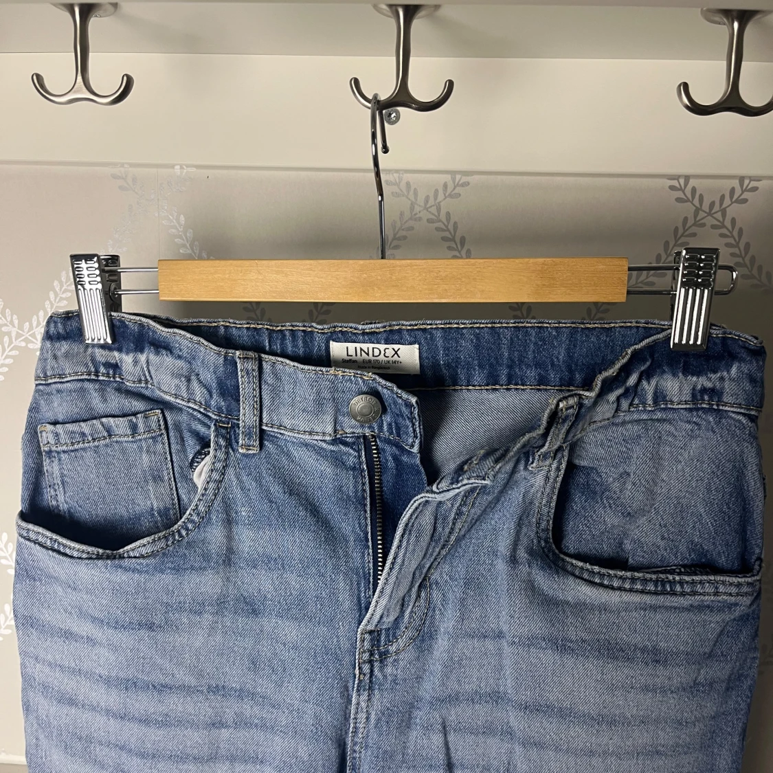 Ljusblå jeans från Lindex - 1