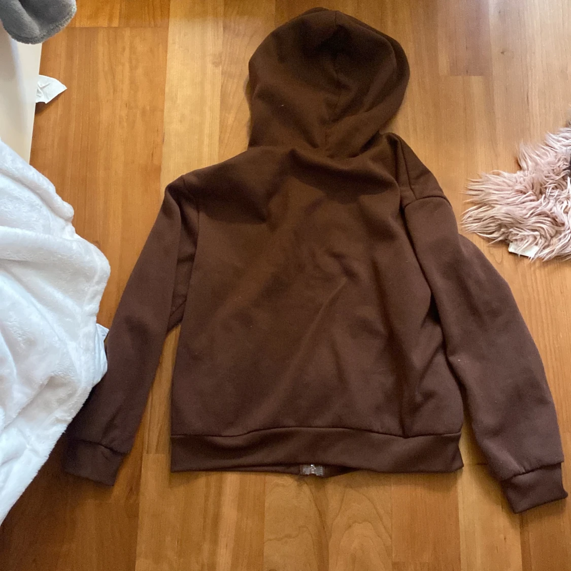 Brun hoodie med dragkedja - 1