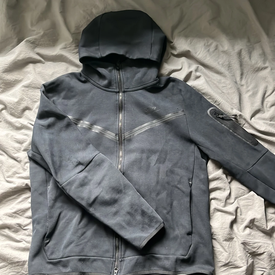 Svart huvtröja från Nike