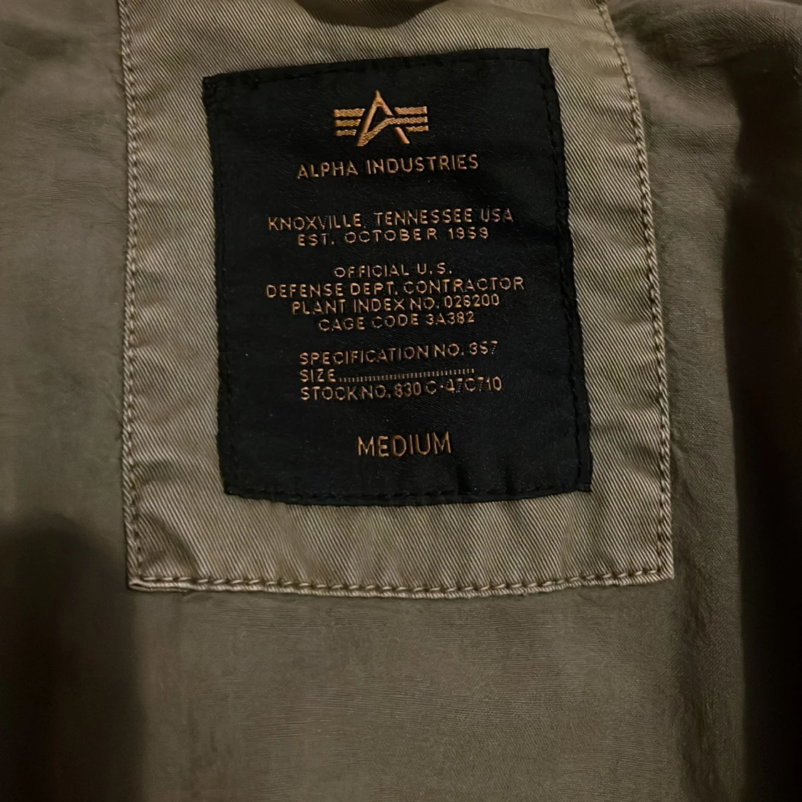 Olivgrön jacka från Alpha Industries - 1