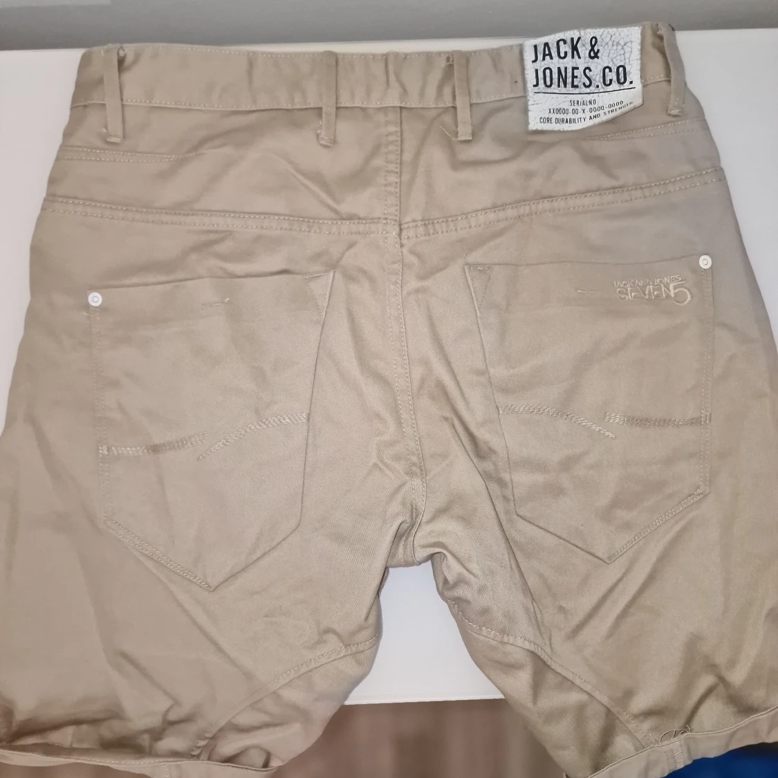Beige shorts från Jack & Jones - 2
