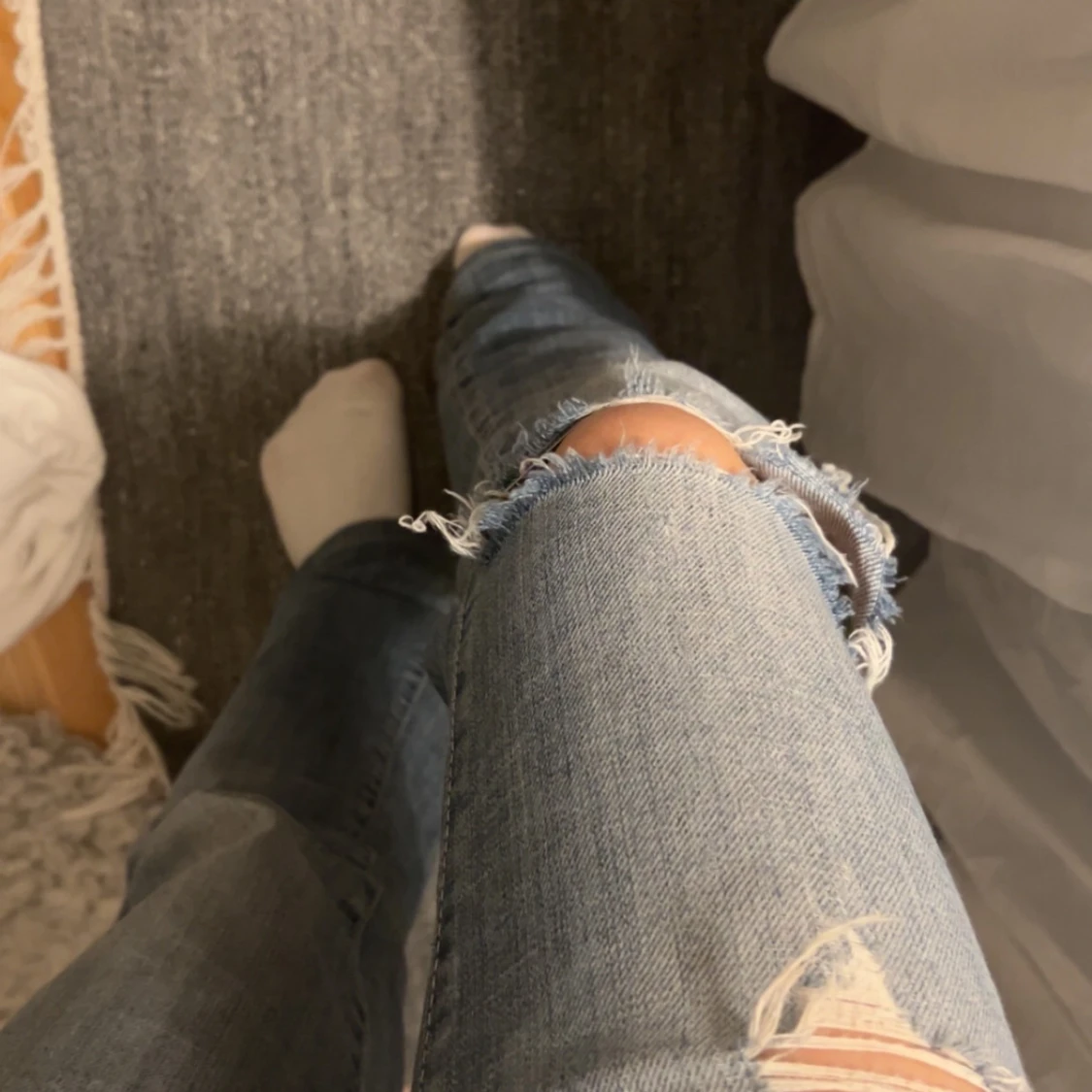 Low waist bootcut jeans med hål - 3