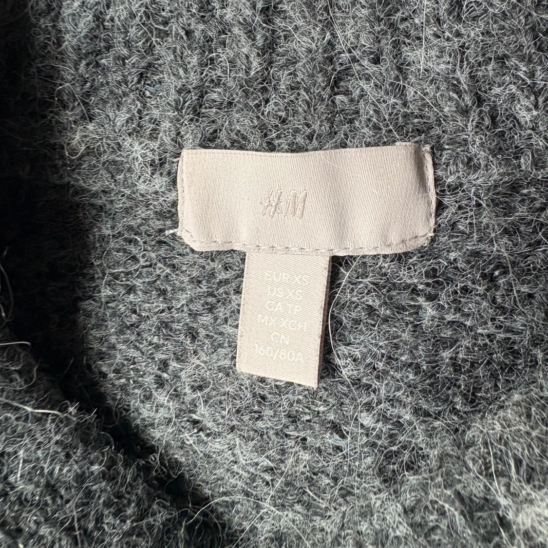 Grå stickad tröja från H&M - 1