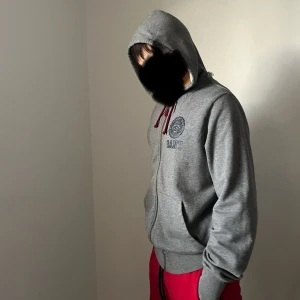 Gant zip hoodie  - Jättemysig hoodie från gant i strl small, sparsamt använd. 