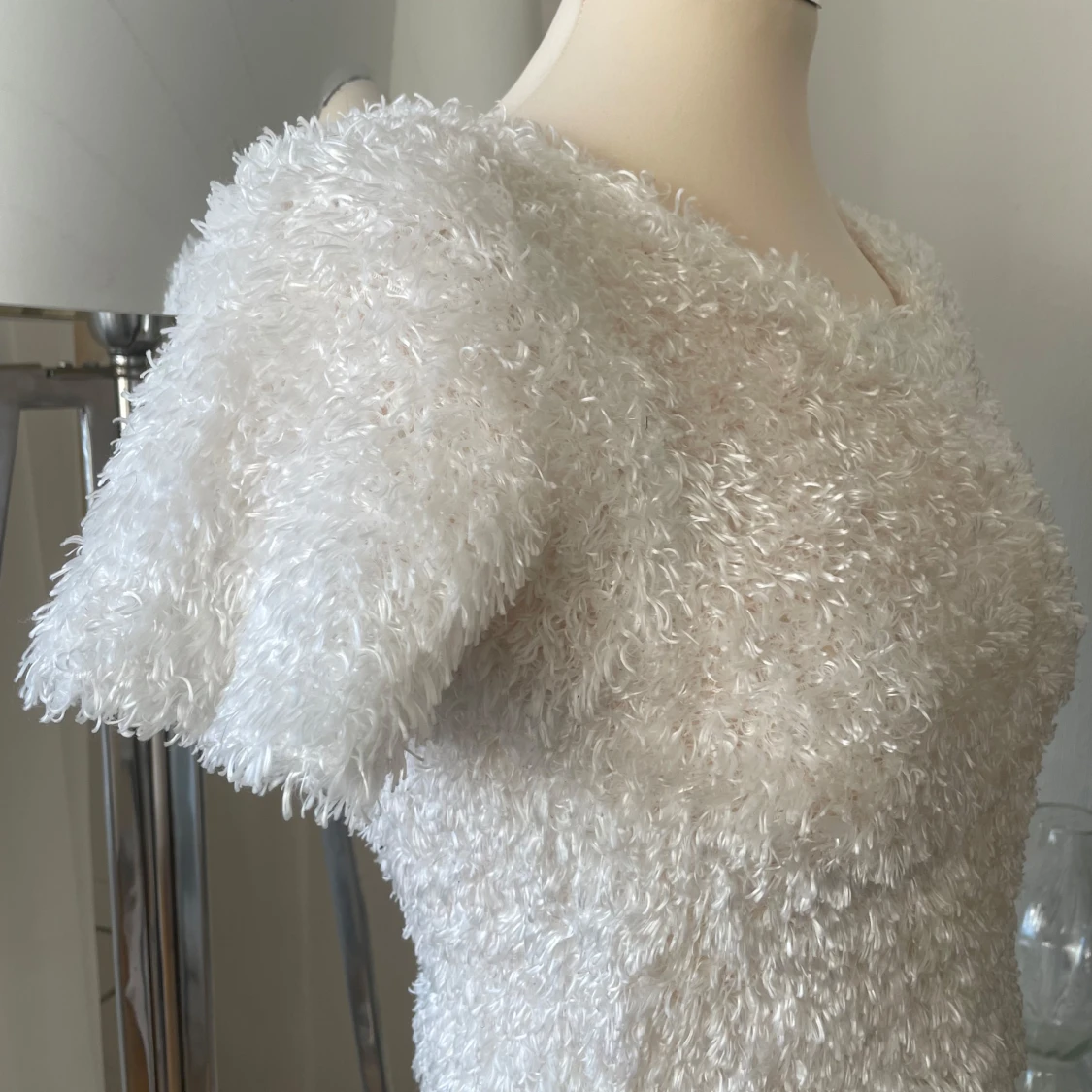 Vit fluffig topp från Accomplice - 91
