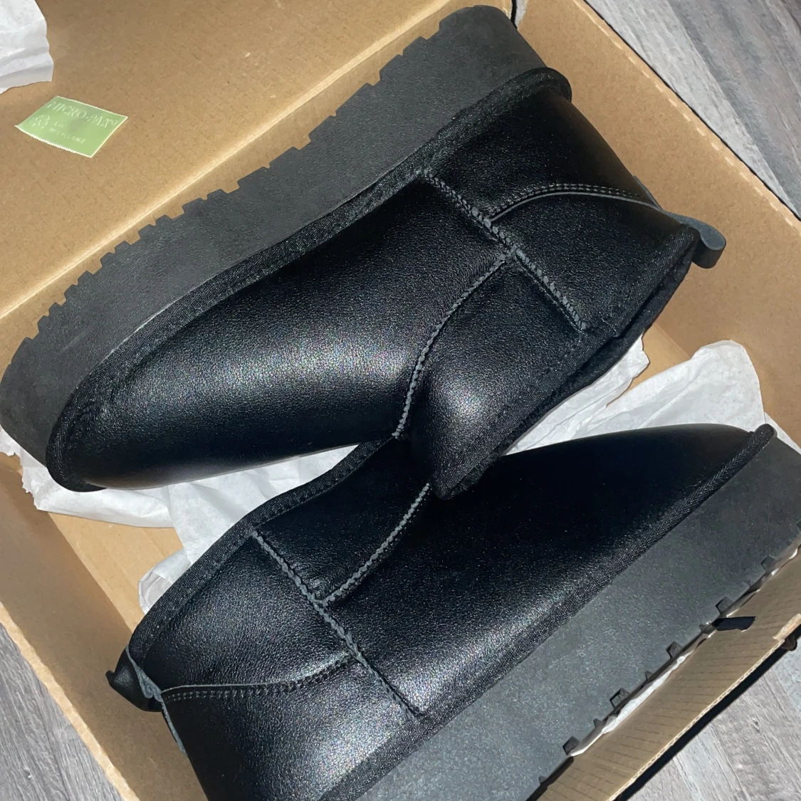 Svarta uggs - 93