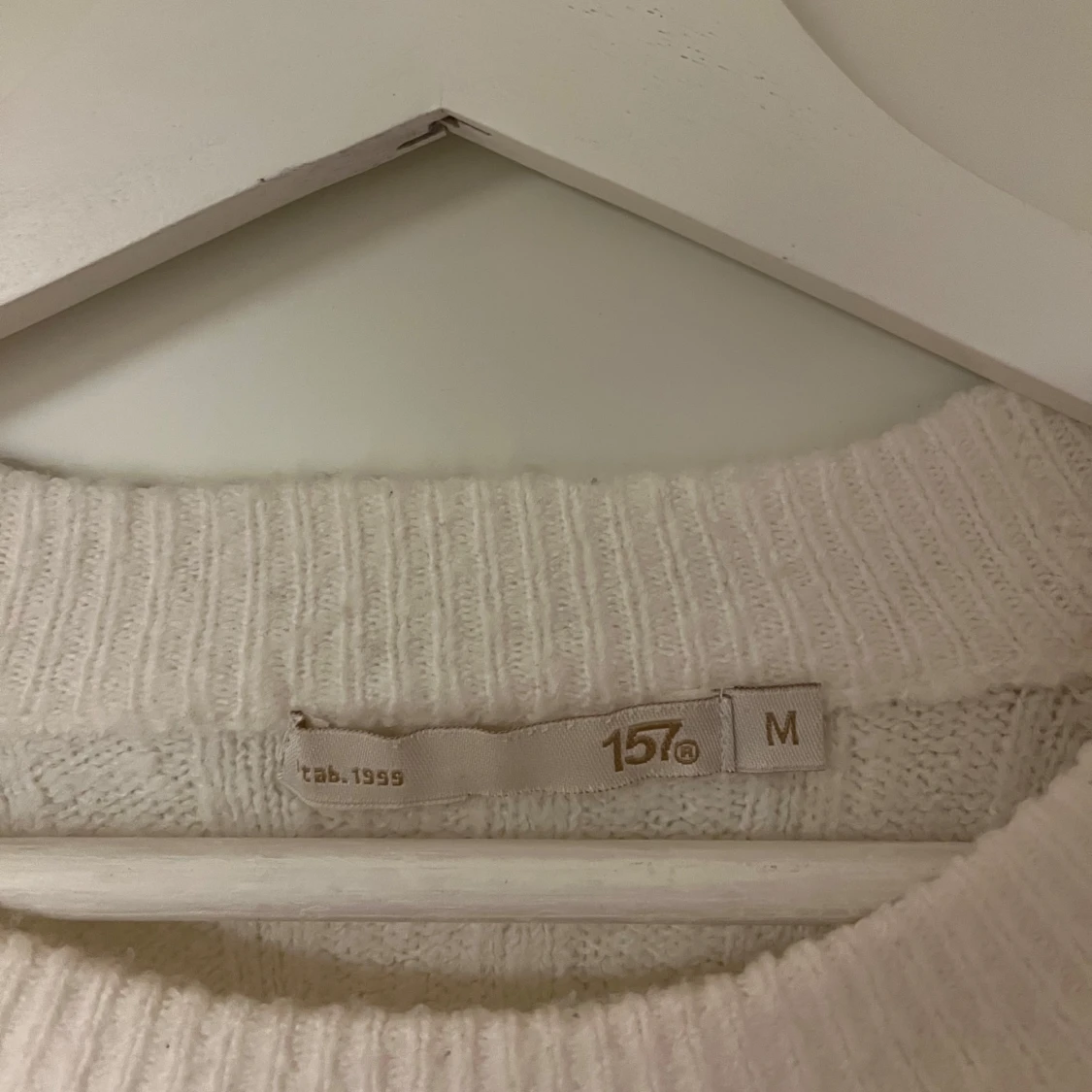 Vit stickad tröja  - 91