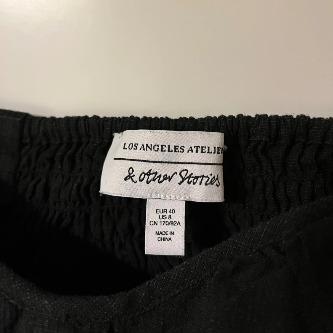 Svart blus från & Other Stories - 91