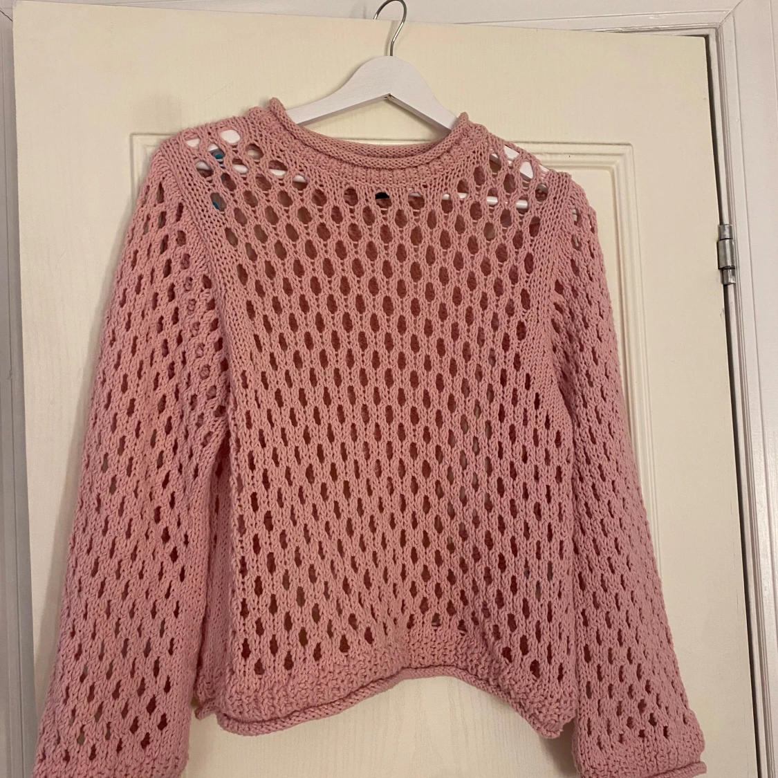 Rosa stickad tröja från Lindex