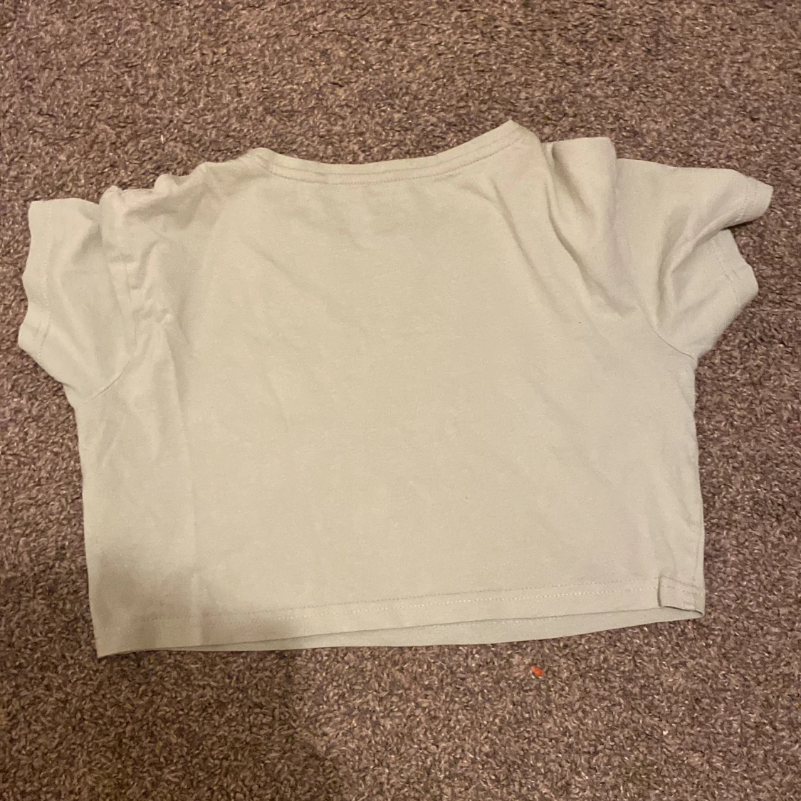 Grön croppad t-shirt med blommor - 90