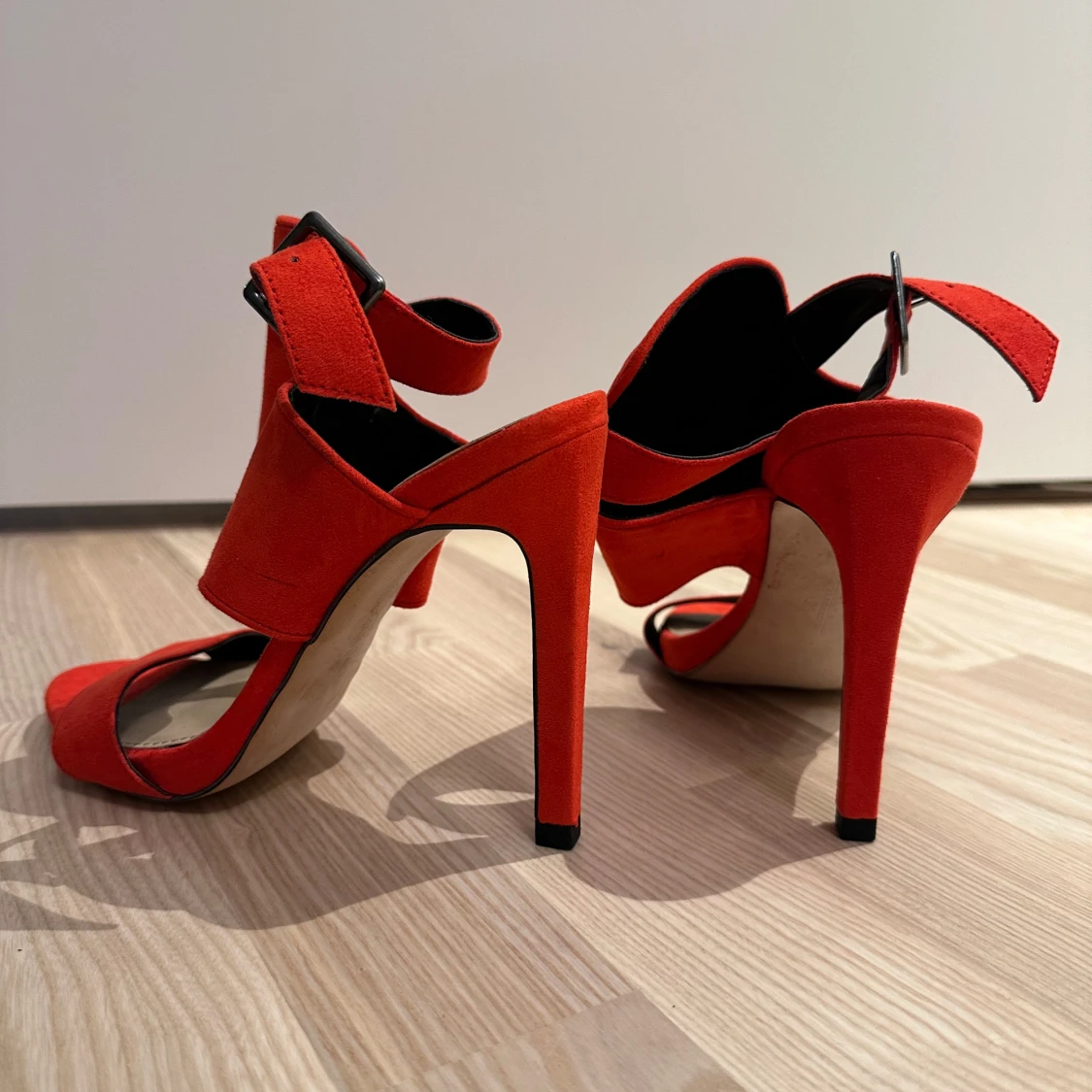 Zara Röda klackskor i mocka - 91