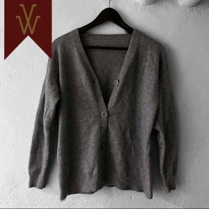 Cardigan  - Fet cardigan | Skick: 9/10 | Storlek: Small | Hör av er vid funderingar!