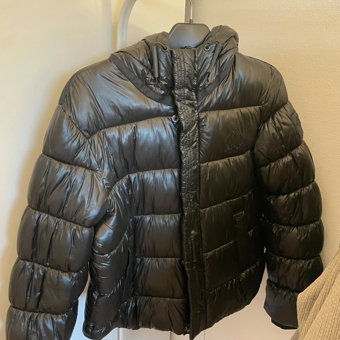 Svart pufferjacka från Superdry