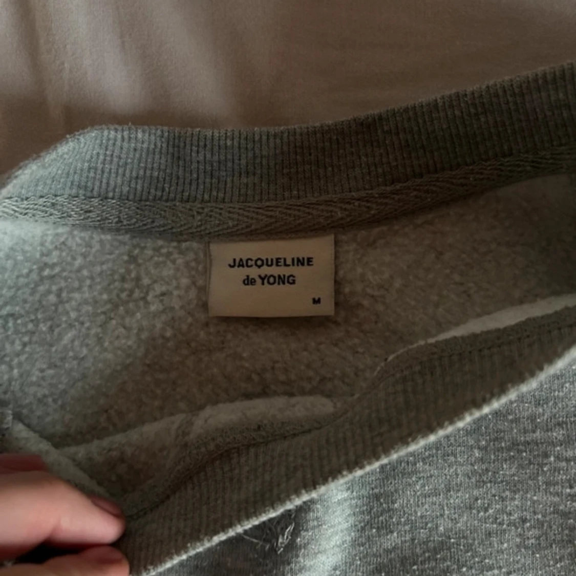 Grå sweatshirt med tryck - 93