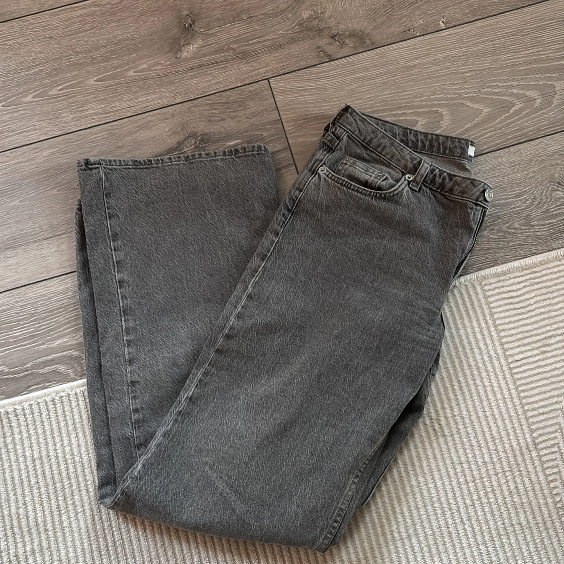 Grå jeans Nakd
