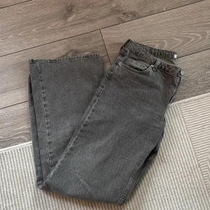 Grå jeans Nakd - Populära jeans från Nakd