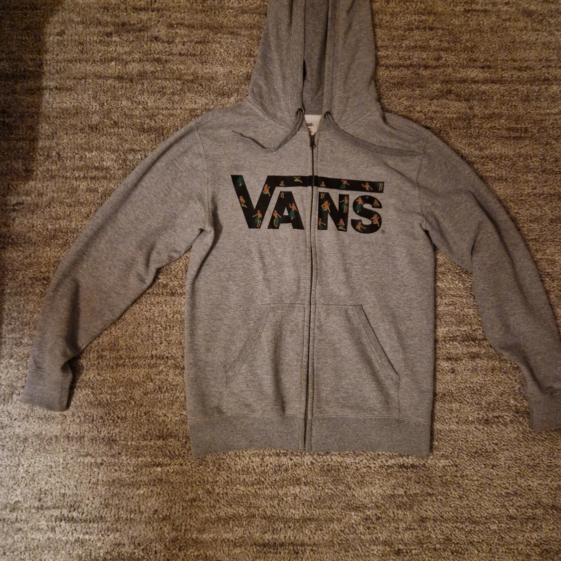 Grå hoodie från Vans