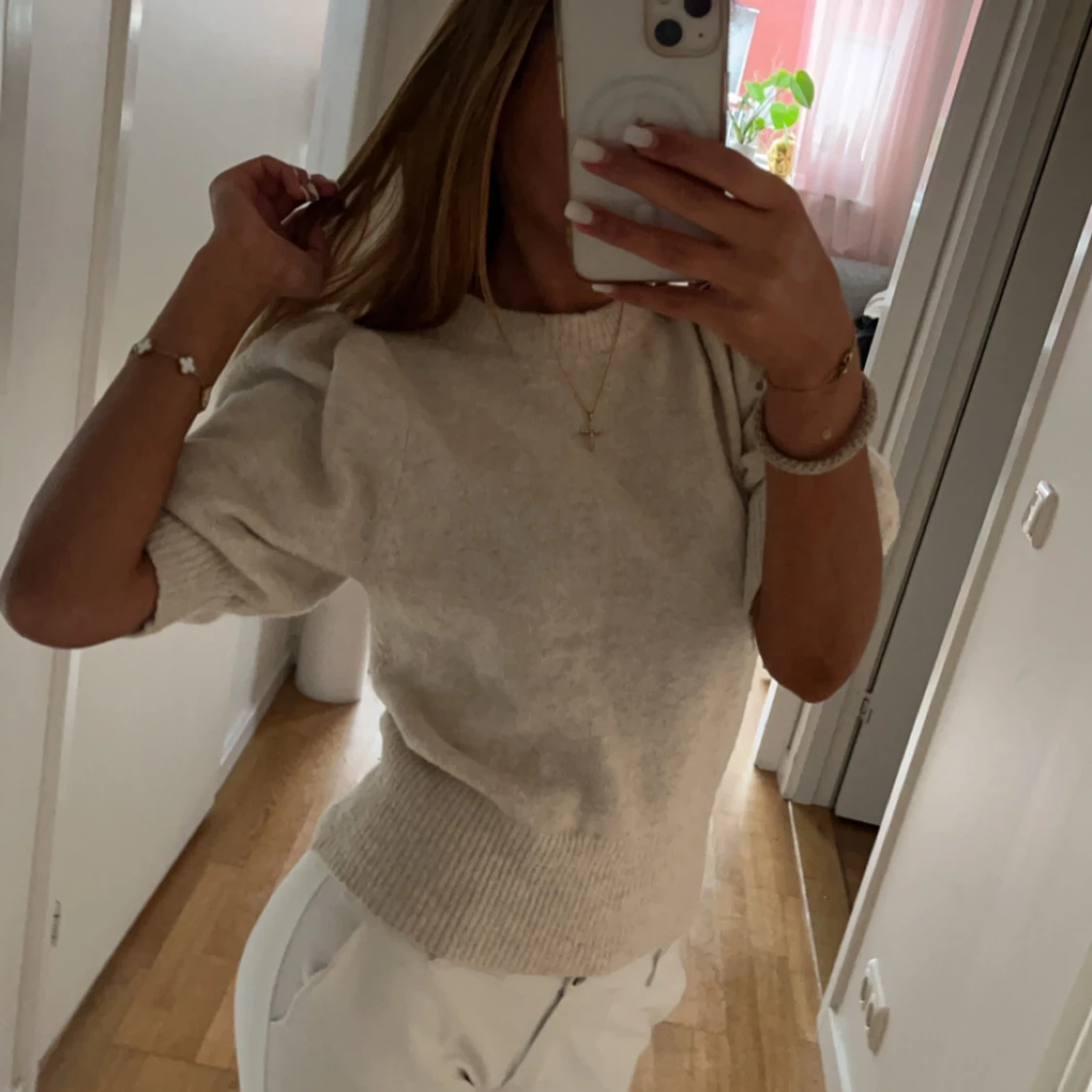 Beige stickad tröja - 1