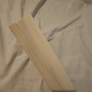 Iron Flame - Säljer boken 'Iron Flame' av Rebecca Yarros. Boken är på engelska och är i rätt så bra skick, det är den gamla paperback verisonen av Iron flame